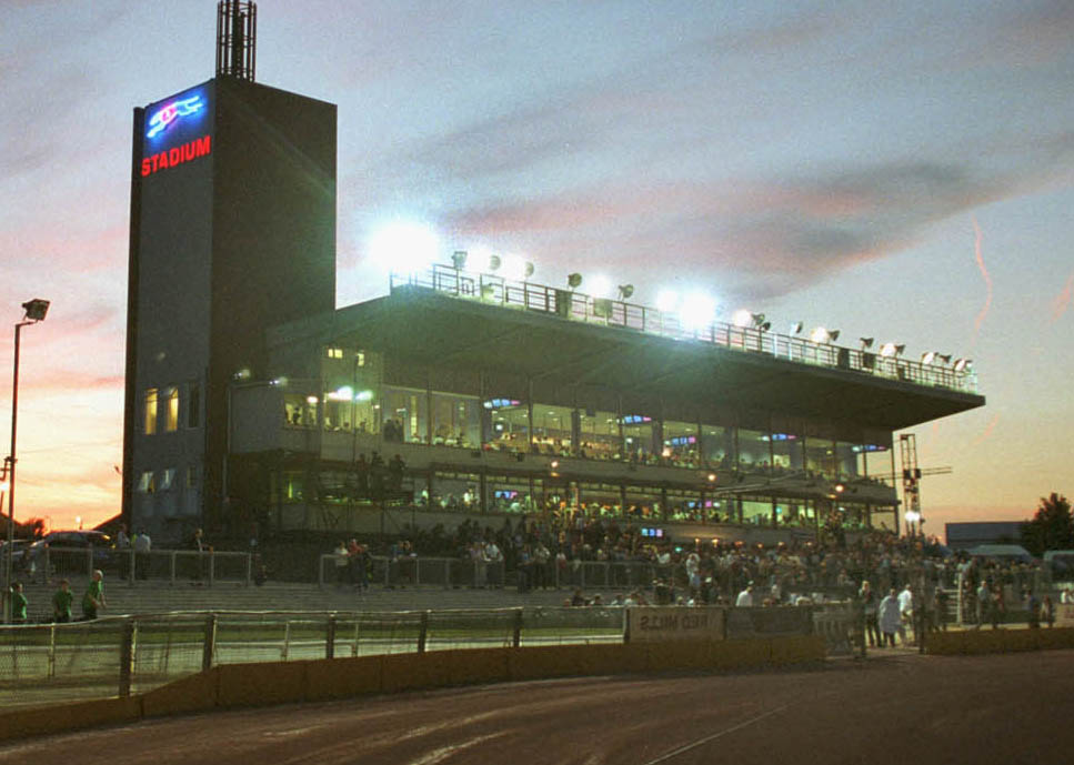 MONMORE SET JONES DATE Greyhound Star News from the Greyhound Industry