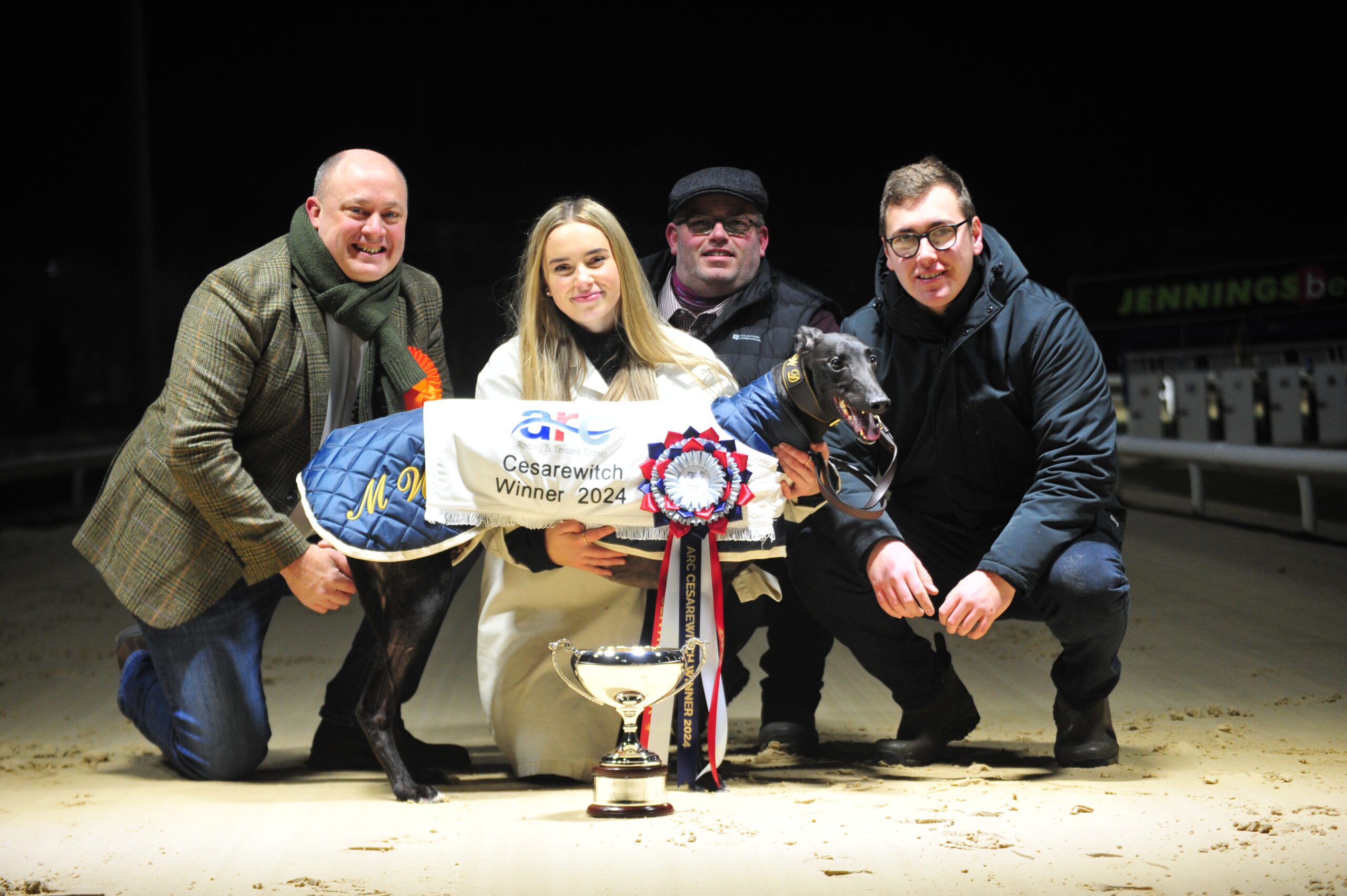 Round Trip Greyhound - m08mohl